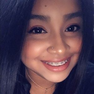 Meet your Posher, Roxana